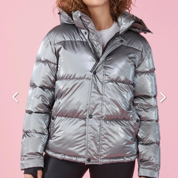 BcbgMaxxria liquid super puff jacket - Picture 3 of 6